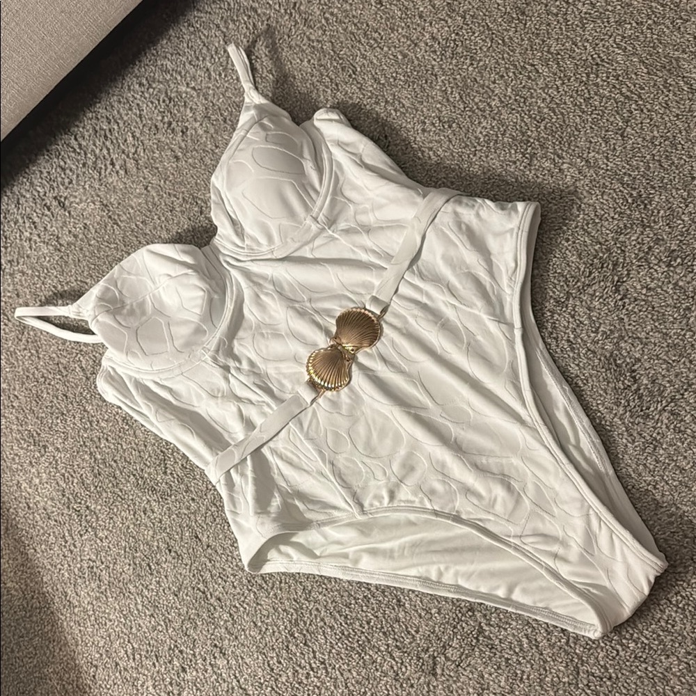 Cupshe White One Piece Swimsuit with Gold Shell Detail